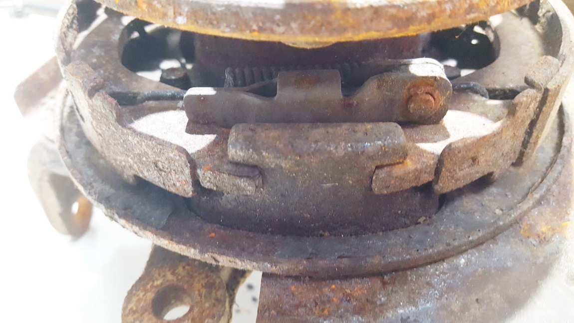 Kia Ceed 2011 Rankinio stabdzio mechanizmas