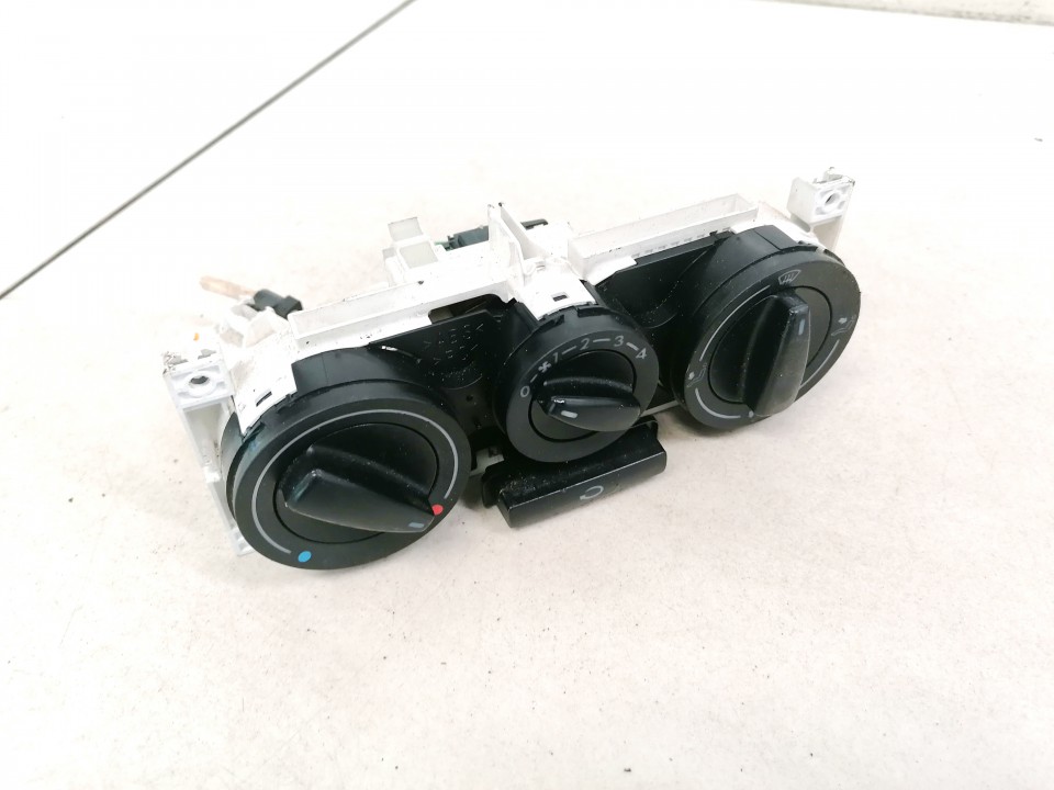 1J0819045F Volkswagen Golf 1998 Climate Control Panel (heater control switches)