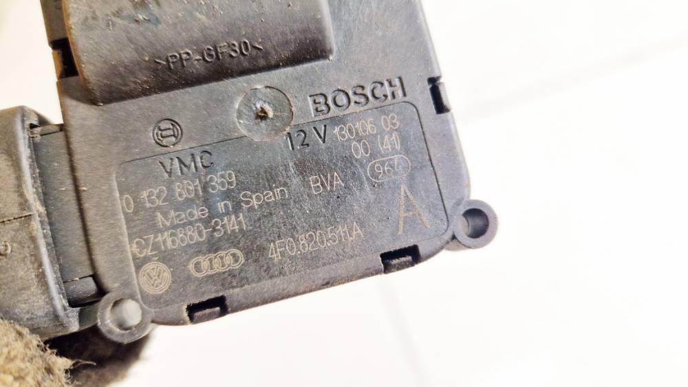 4F0820511A Volkswagen Bora 2001 Heater Vent Flap Control Actuator Motor - Thumbnail 3