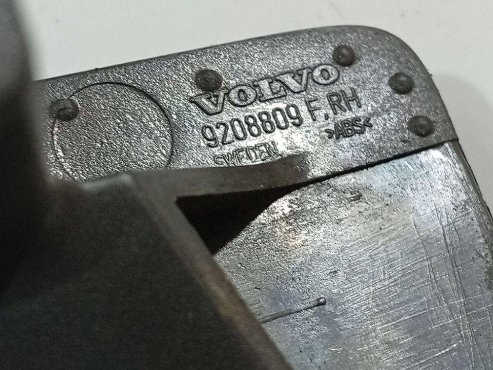 9208809 Volvo S60 2004 Wykończenie wnętrza (plastikowe elementy) - Thumbnail 4