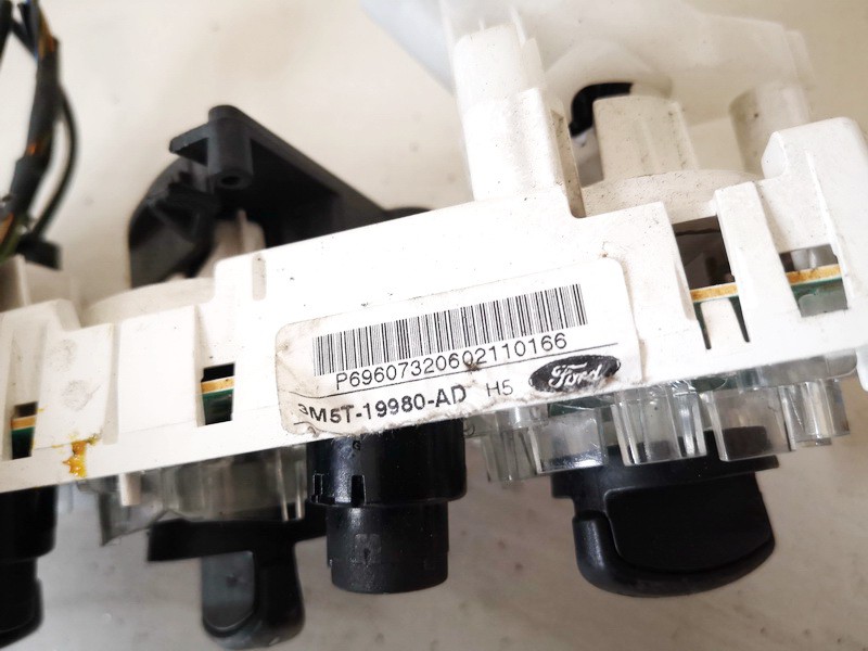 3M5T19980AD Ford Focus 2006 Climate Control Panel (heater control switches) - Thumbnail 2