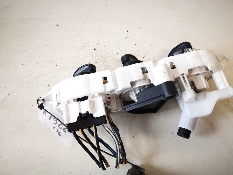 3M5T19980AD Ford Focus 2006 Climate Control Panel (heater control switches) - Thumbnail 3