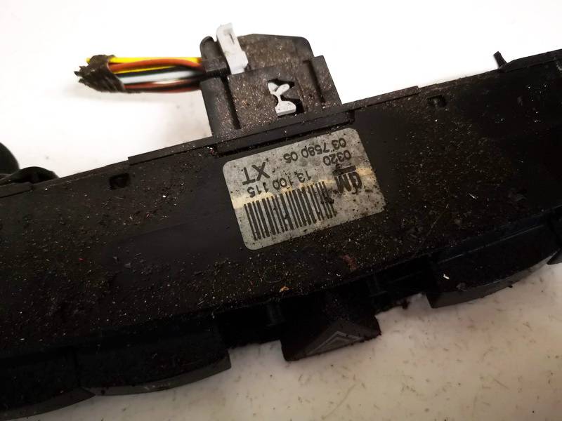 13100115 Opel Astra 2005 Hazard switch - Thumbnail 2