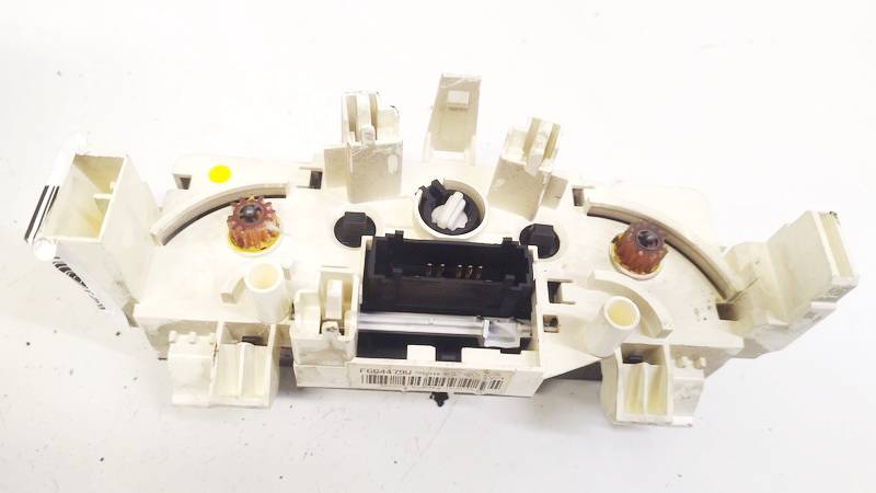 F664479W Citroen C3 Pluriel 2003 Panel sterowania klimatyzacją (przełączniki ogrzewania) - Thumbnail 2