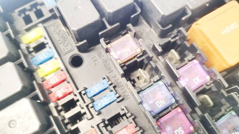 59043W Mazda 2 2008 CAJA RELES -  FUSIBLES - Thumbnail 3