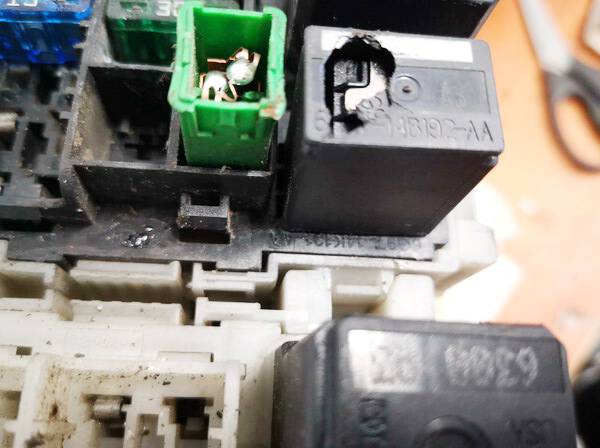 6G9T14K131AA Ford S-Max 2007 Saugikliu deze - Thumbnail 3