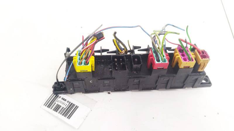 4A0941822 Audi A4 1997 Sulakerasia