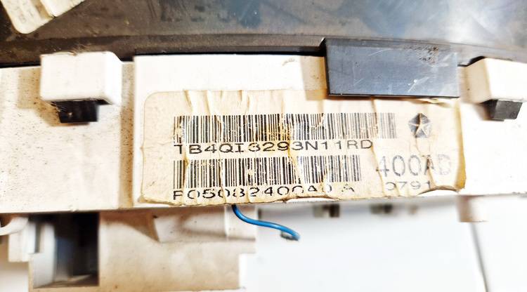 P05082400AOA Dodge Grand Caravan 2004 Nopeusmittari – mittaristo - Thumbnail 3