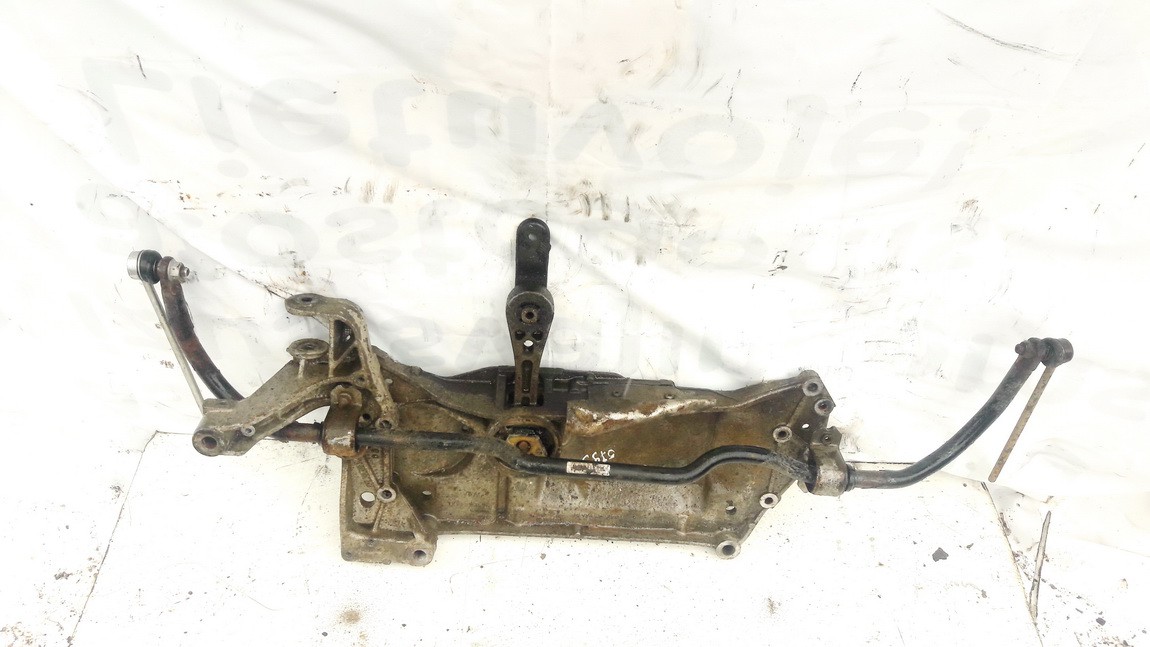 1K0199369G Volkswagen Caddy 2005 šķērsnis - PRIEKŠ