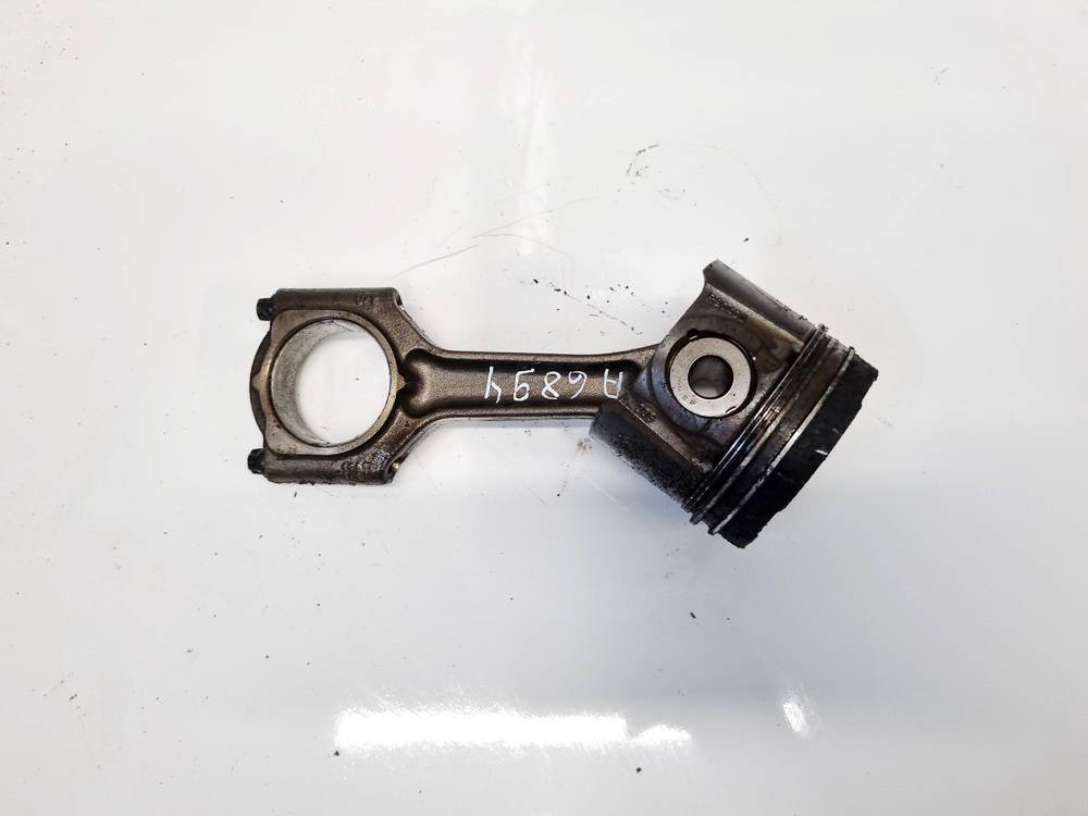 Opel Omega 2002 Piston and Conrod (Connecting rod)