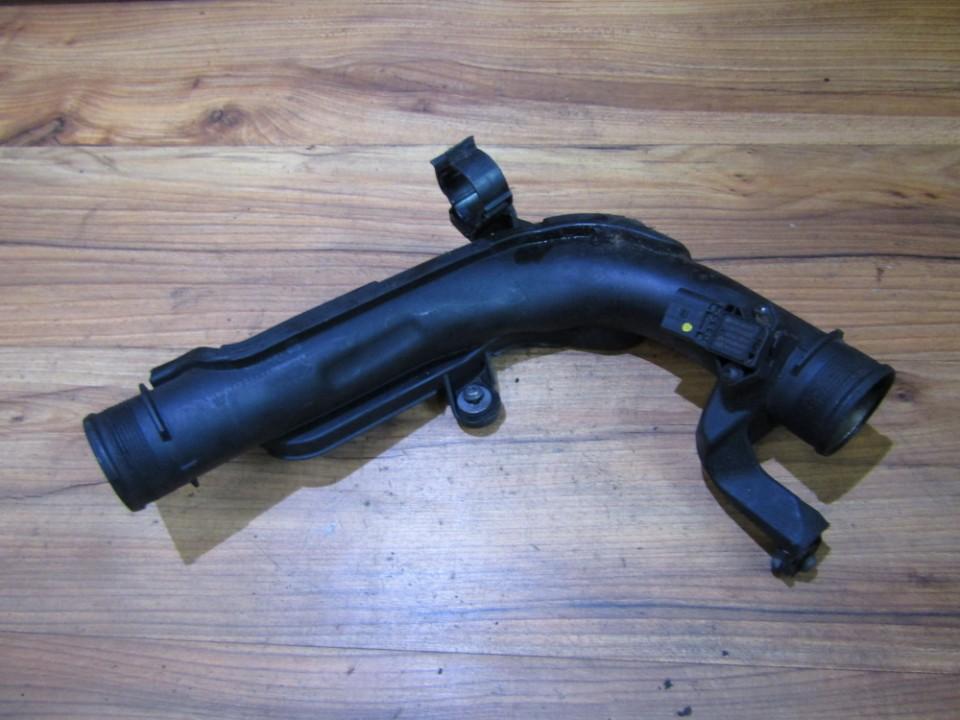 1K0145770AE Volkswagen Passat 2012 Douille Filtre à Air Aspiration