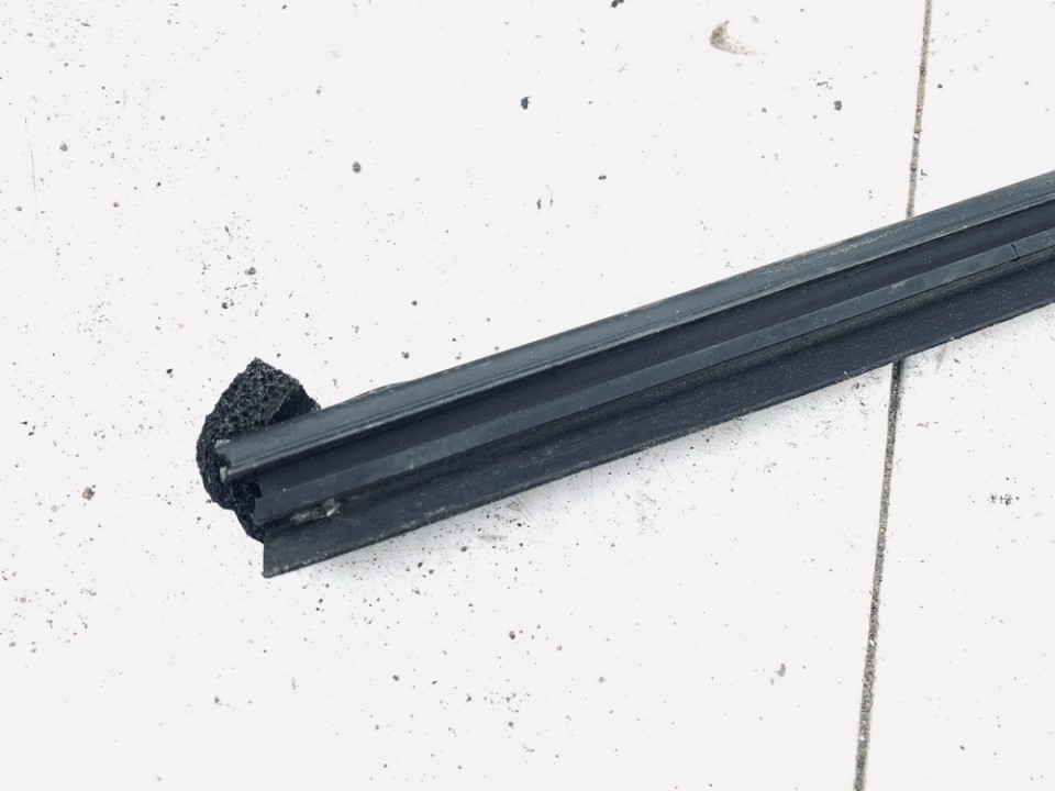 Nissan Qashqai 2008 Уплотнитель пояса кузова - задний левый - Thumbnail 3