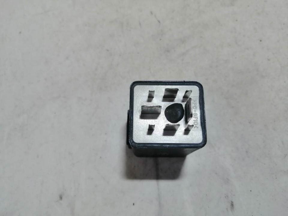 7700300624 899065000 Glow plug relay Renault Master 2001 27EUR