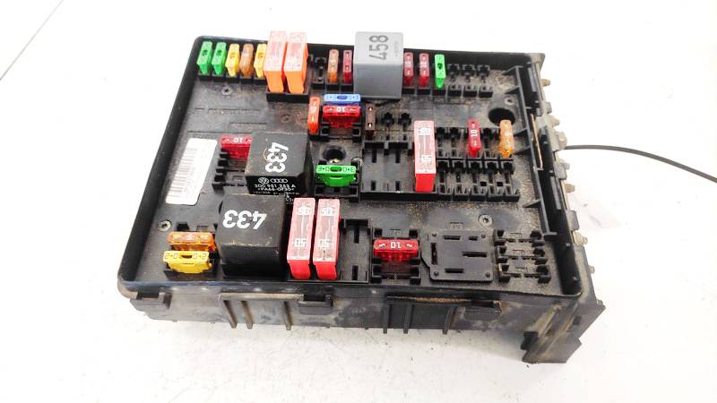 1K0937124K Skoda Octavia 2005 Fuse box