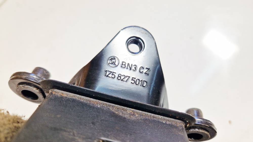 1Z5827501D Skoda Octavia 2007 Galinio Dangcio spyna G. (kapoto) - Thumbnail 3