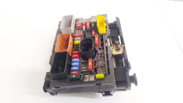 9667044980 Citroen C5 2009 Saugikliu deze