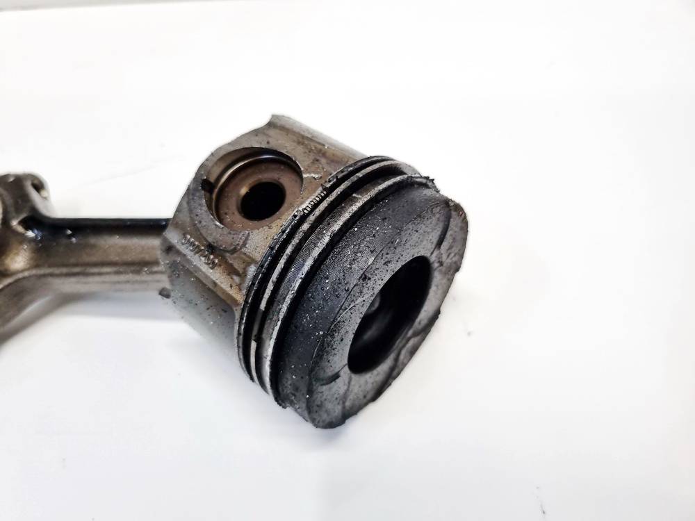 Opel Omega 2002 Piston and Conrod (Connecting rod) - Thumbnail 2