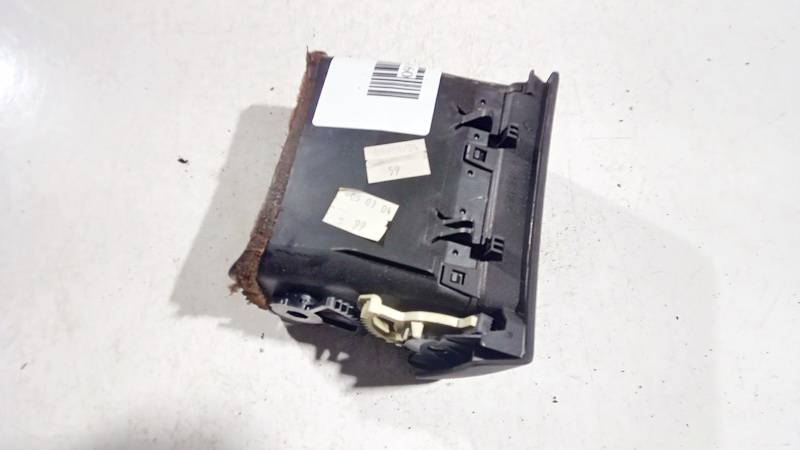 Toyota Corolla 2003 Sisäilman ilmanvaihtoritilät - Thumbnail 3