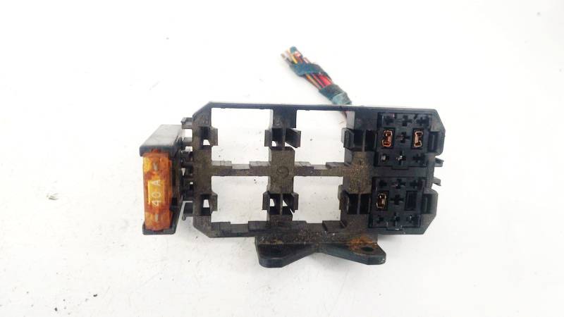 4A0937503 Audi 100 1994 Fuse box