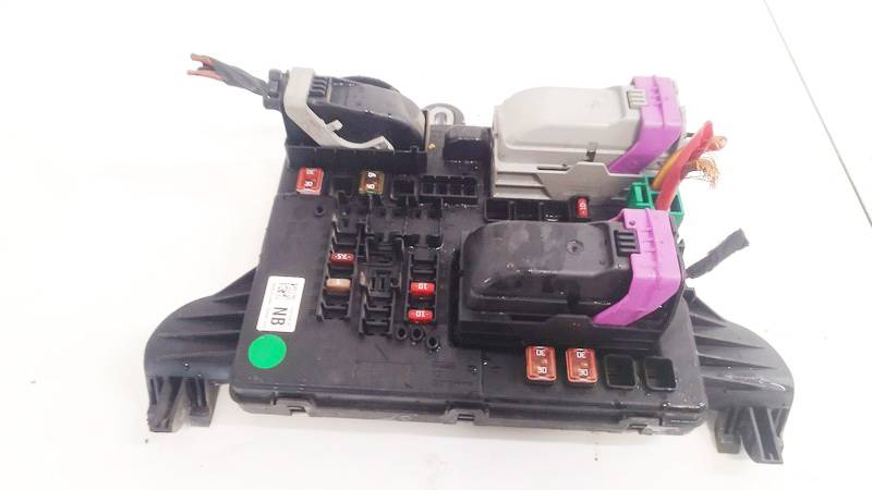 1327731803 Opel Insignia 2010 Fuse box