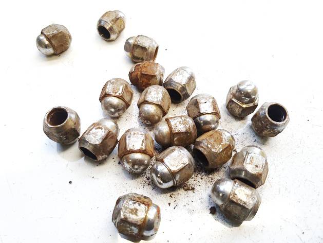 Subaru Legacy 1998 Radmuttern Kegelbund