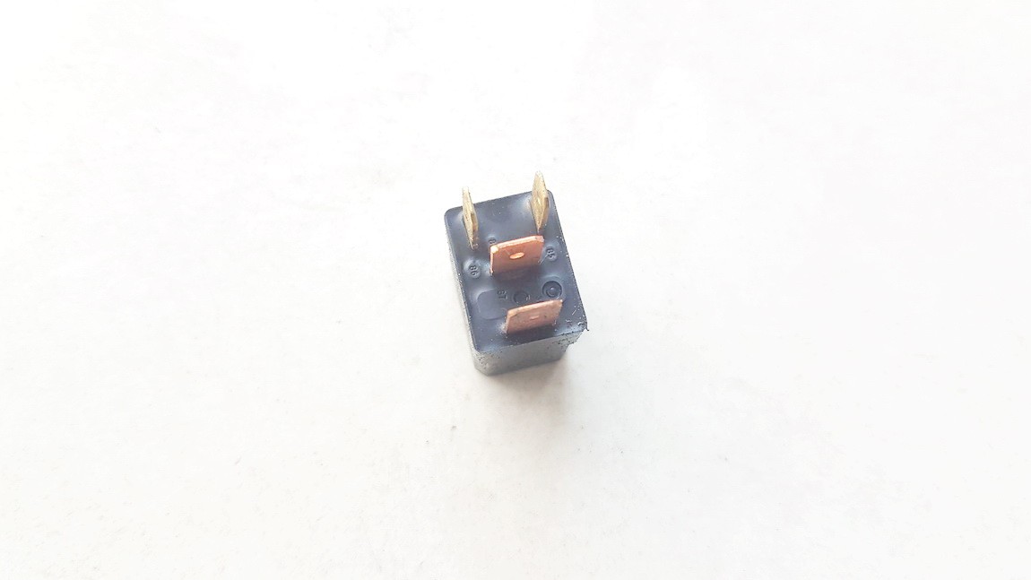 um4667730 acm33221 Relay module Mazda 6 2008 2.0L EIS00924341 Used