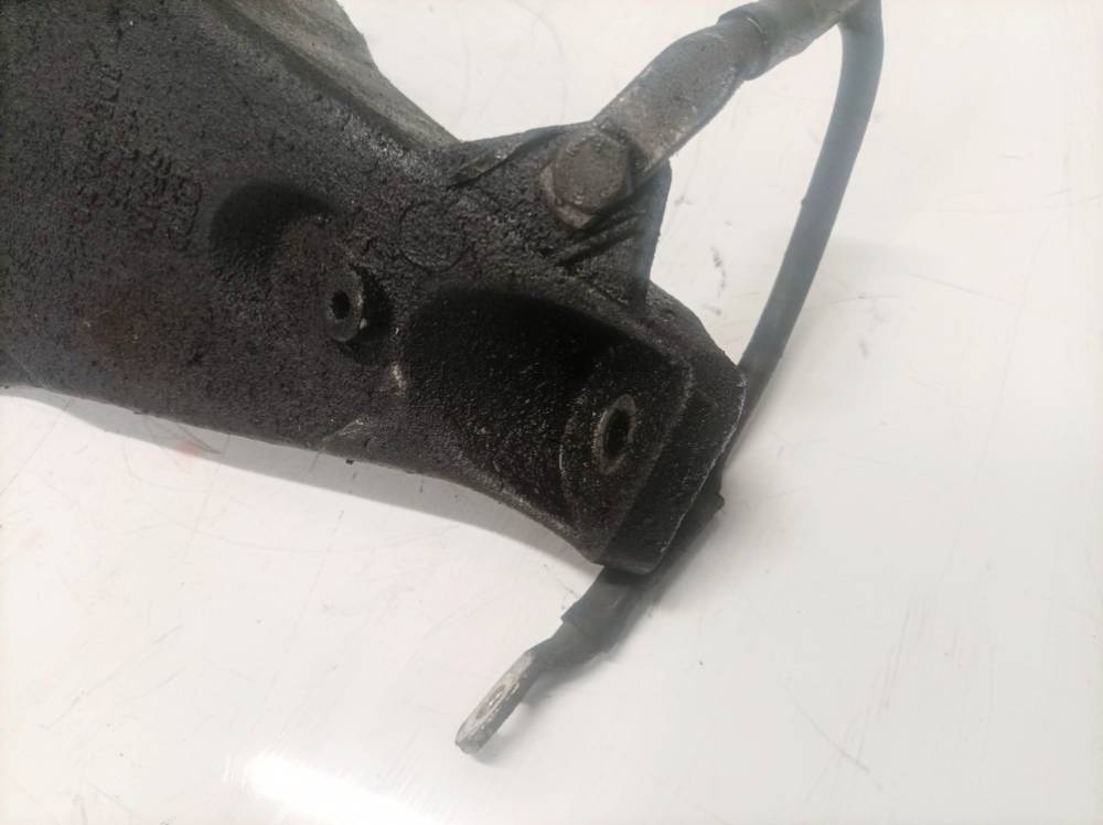 8D0199308L Audi A4 1997 Engine Mount Bracket and Gearbox Mount Bracket - Thumbnail 2