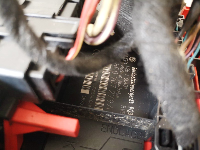 8P0907279A Audi A3 2003 Fuse box - Thumbnail 2