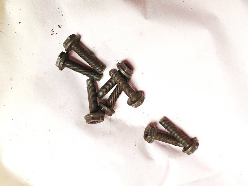 Volkswagen Passat 2001 Schwungradschraube