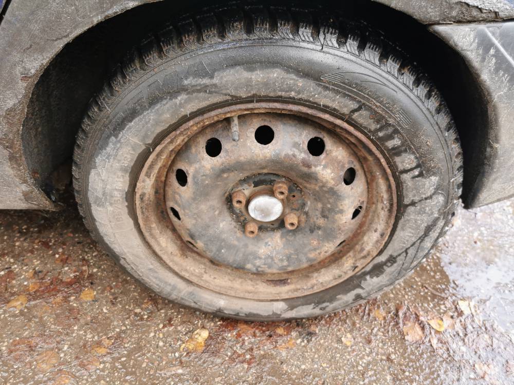 4X100 Renault Scenic 2000 Komplet stalowych felg R15