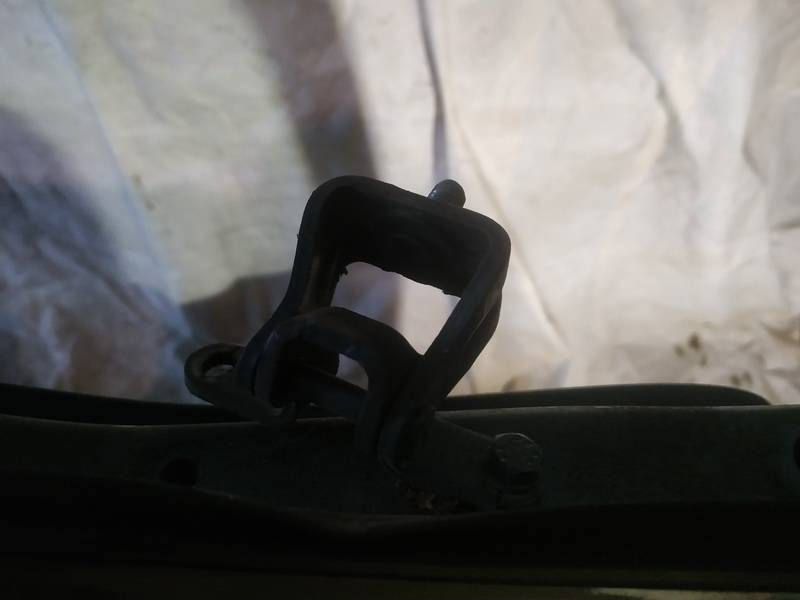 Skoda Octavia 2004 Hood Hinges - REAR RIGHT