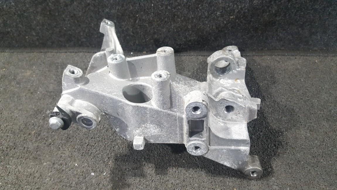 9684613880 Peugeot 308 2013 Variklio kronsteinas ir Greiciu dezes kronsteinas