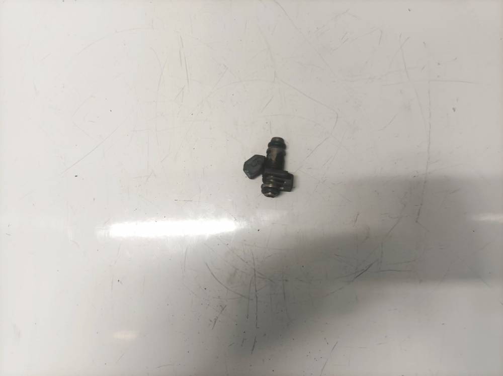 9F533KA Ford Fiesta 2006 Wtryskiwacz Paliwa