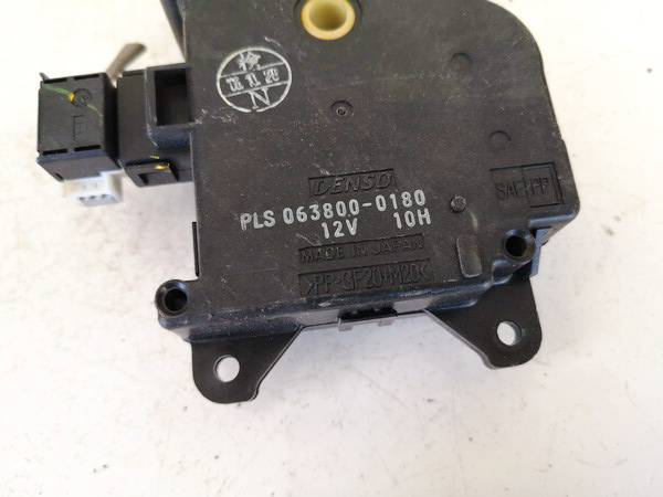 0638000180 Toyota Auris 2007 Silnik klapki nagrzewnicy - Thumbnail 2