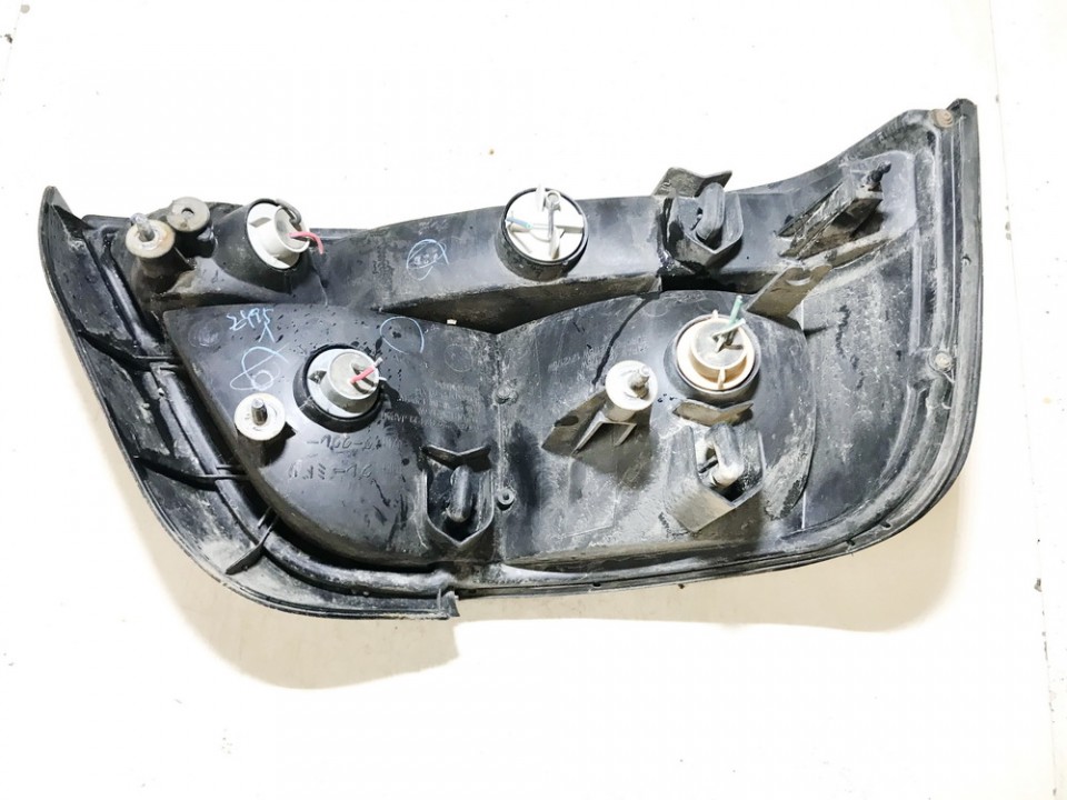 Mitsubishi Galant 1997 PILOTO, Luz trasera - de freno - TRASERO DERECHO - Thumbnail 2