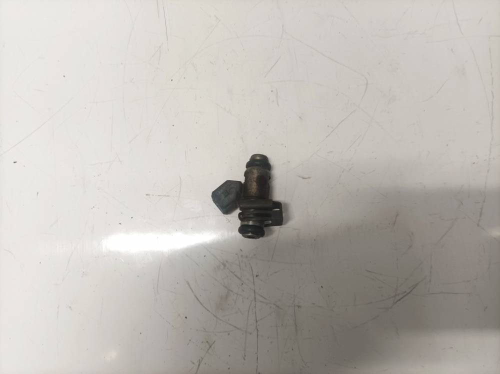 9F533KA Ford Fiesta 2006 Wtryskiwacz Paliwa