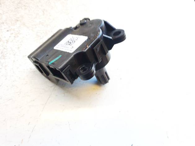 150064000A Tesla Model Y 2023 Silnik klapki nagrzewnicy - Thumbnail 2