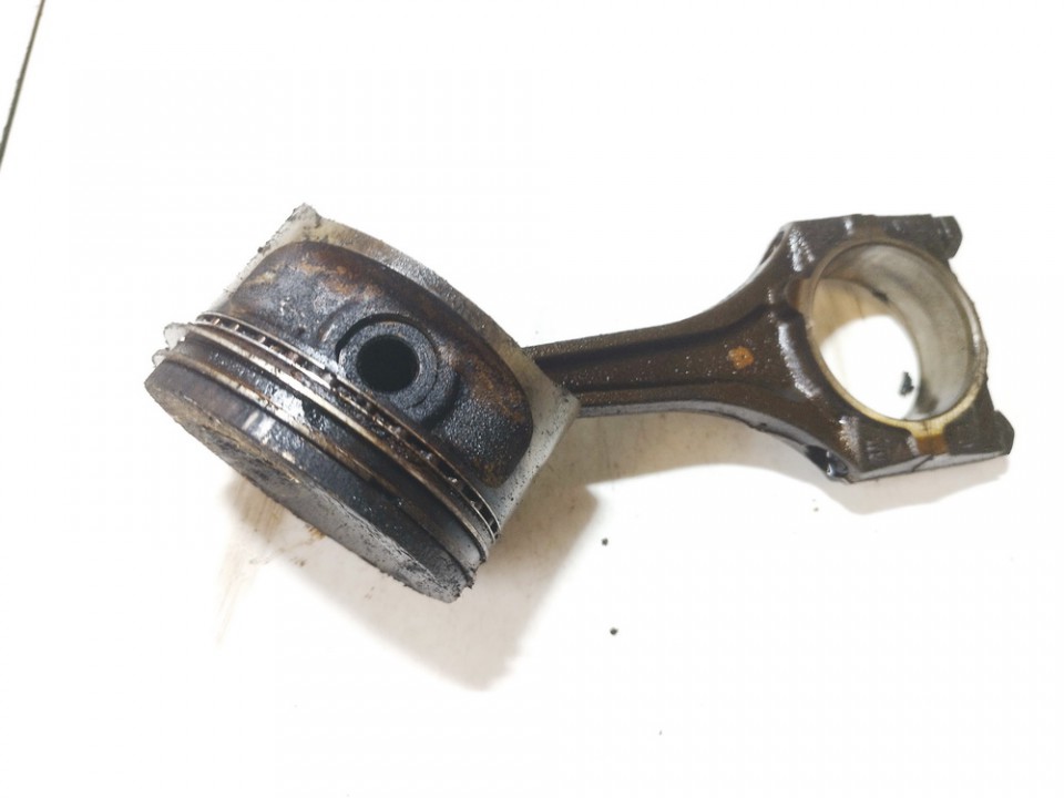 Opel Omega 1994 Tłok z korbowodem