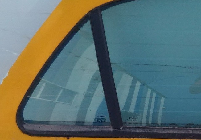 GELTONA Renault Laguna 2002 Vitre arriere droite