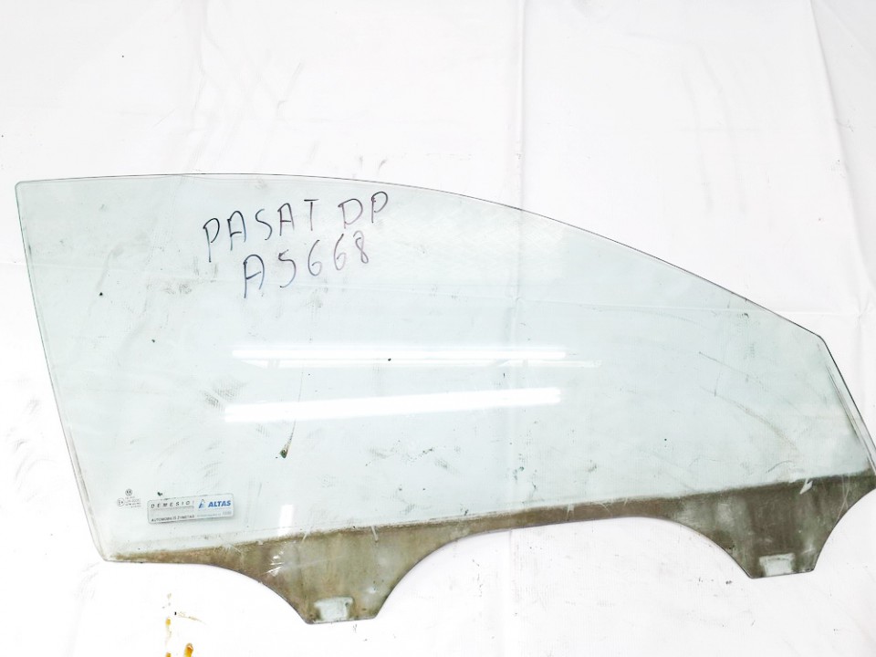 Volkswagen Passat 2004 Duru stiklas P.D.