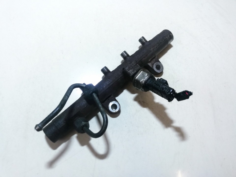 55pp0203 113612172 Fuel injector rail (injectors)(Fuel distributor
