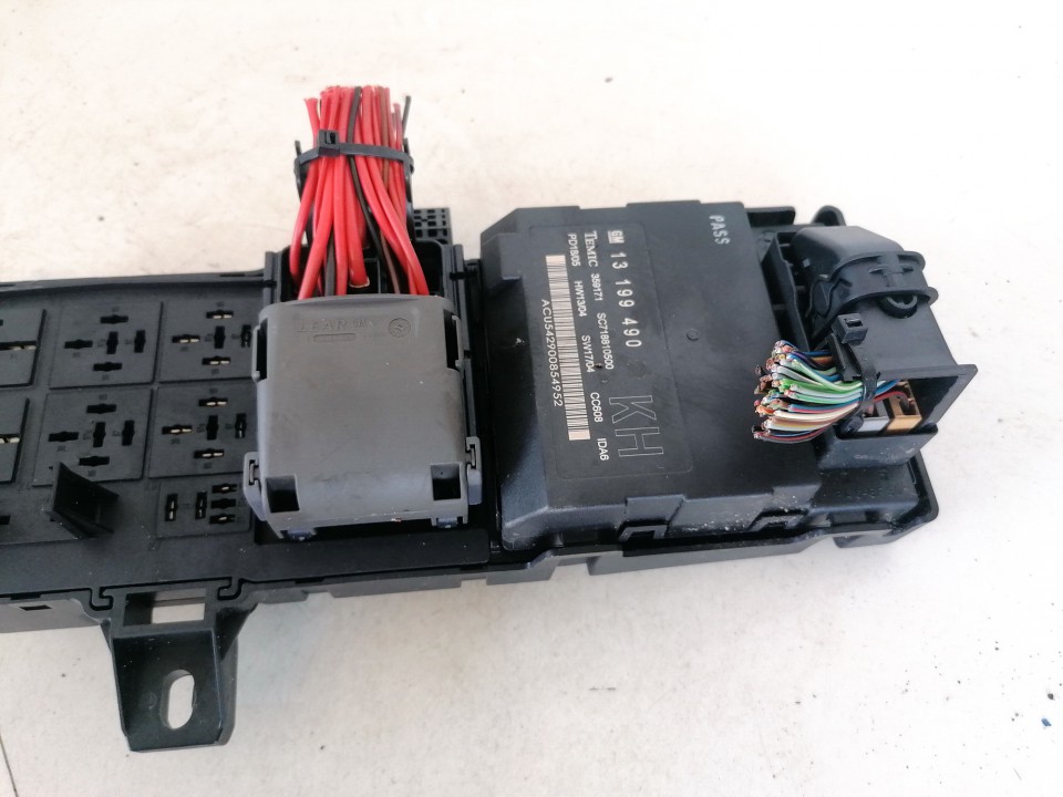 13199490 Opel Vectra 2005 Boîte à fusibles - Thumbnail 2