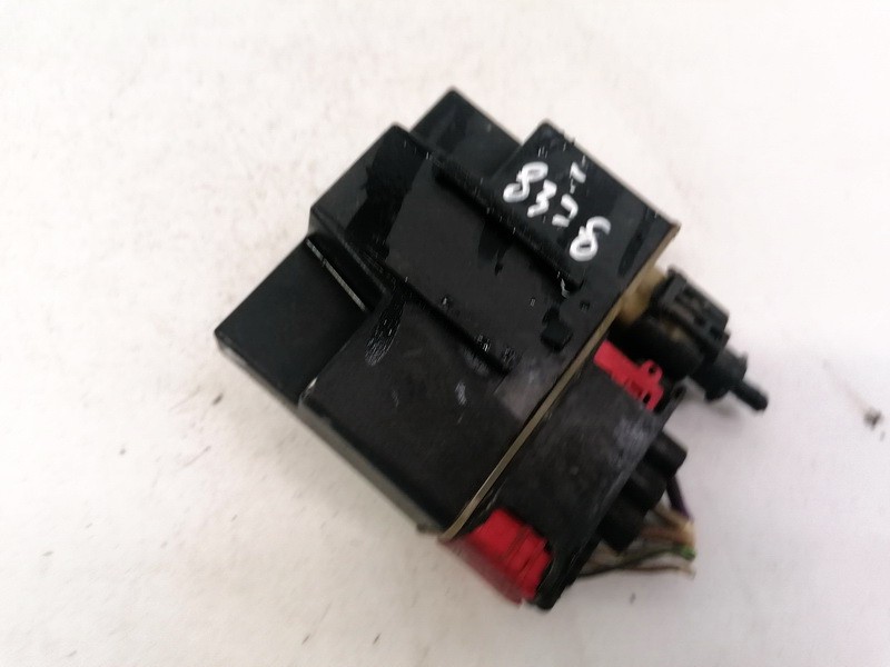 9652021180 018010951 Glow plug relay Peugeot Partner 2010 1.6L