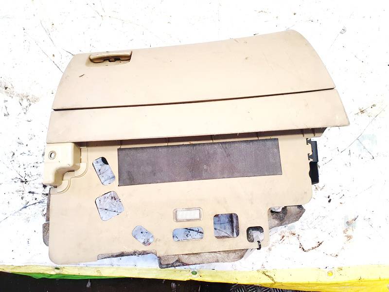 406000192 Audi A8 2003 Mantu glabāšanas nodalījums