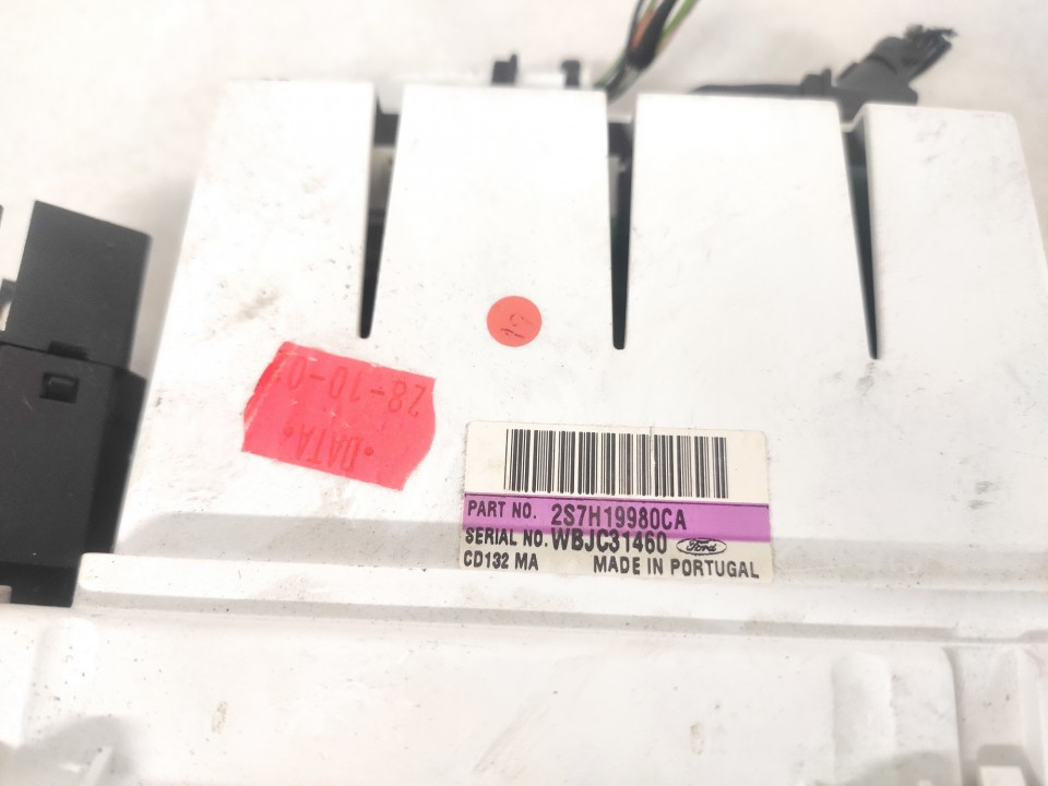 2S7H19980CA Ford Mondeo 2003 Climate Control Panel (heater control switches) - Thumbnail 2