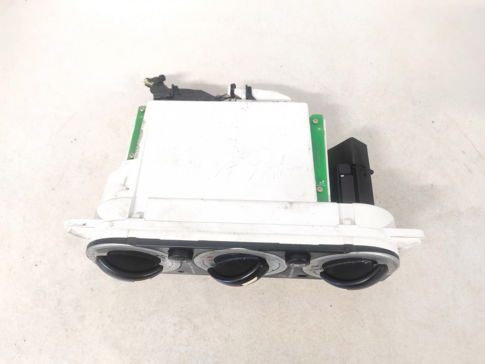 2S7H19980CA Ford Mondeo 2003 Climate Control Panel (heater control switches) - Thumbnail 3