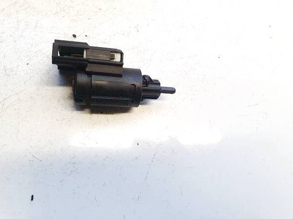 3B0945511C Volkswagen Golf 1998 Interruptor sensor del pedal de freno - Thumbnail 3