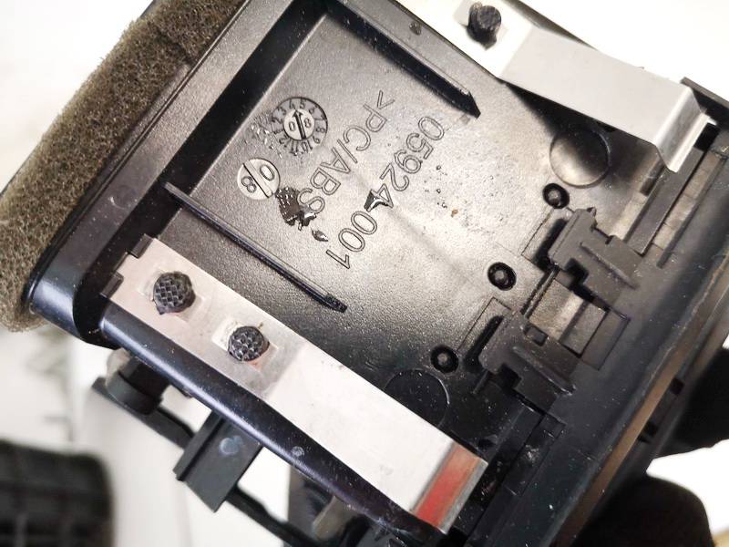 05924001 Mercedes-Benz C-CLASS 2008 Dash Vent (Air Vent Grille) - Thumbnail 3