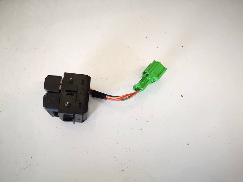 8691530 Volvo V50 2005 Traction control switch button (ASR Switch Anti-slip regulation) - Thumbnail 3