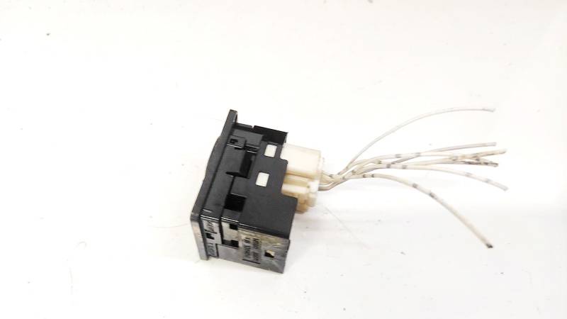 769746A Toyota Previa 2001 Wing mirror control switch (Exterior Mirror Switch) - Thumbnail 3